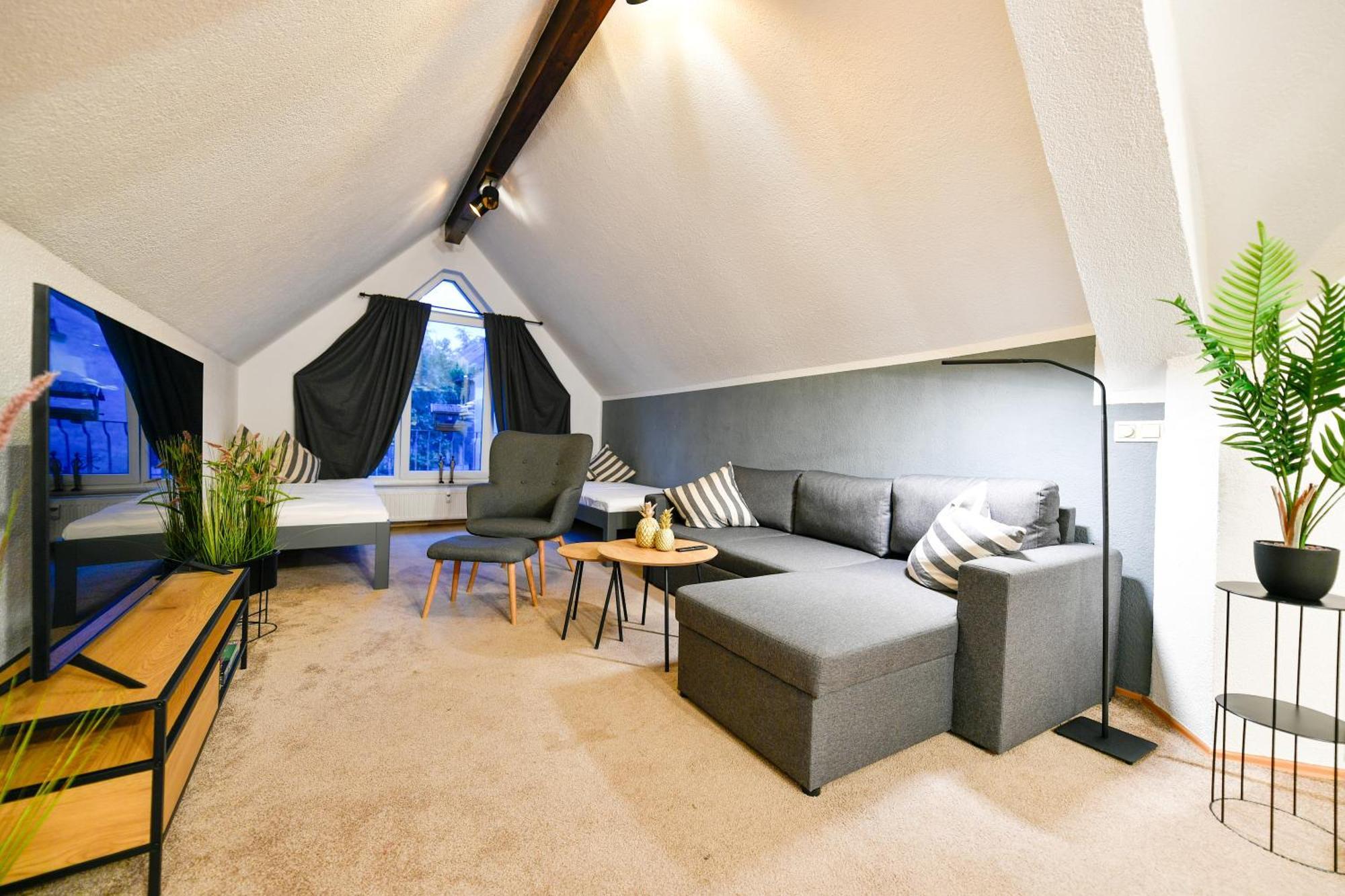 Grosses Spree Apartment, 3 Schlafzimmer Bis 10 Personen, 4X Kfz Parkplatz, Terrasse, Waschtrockner, Wlan, Netflix Cottbus Exterior foto