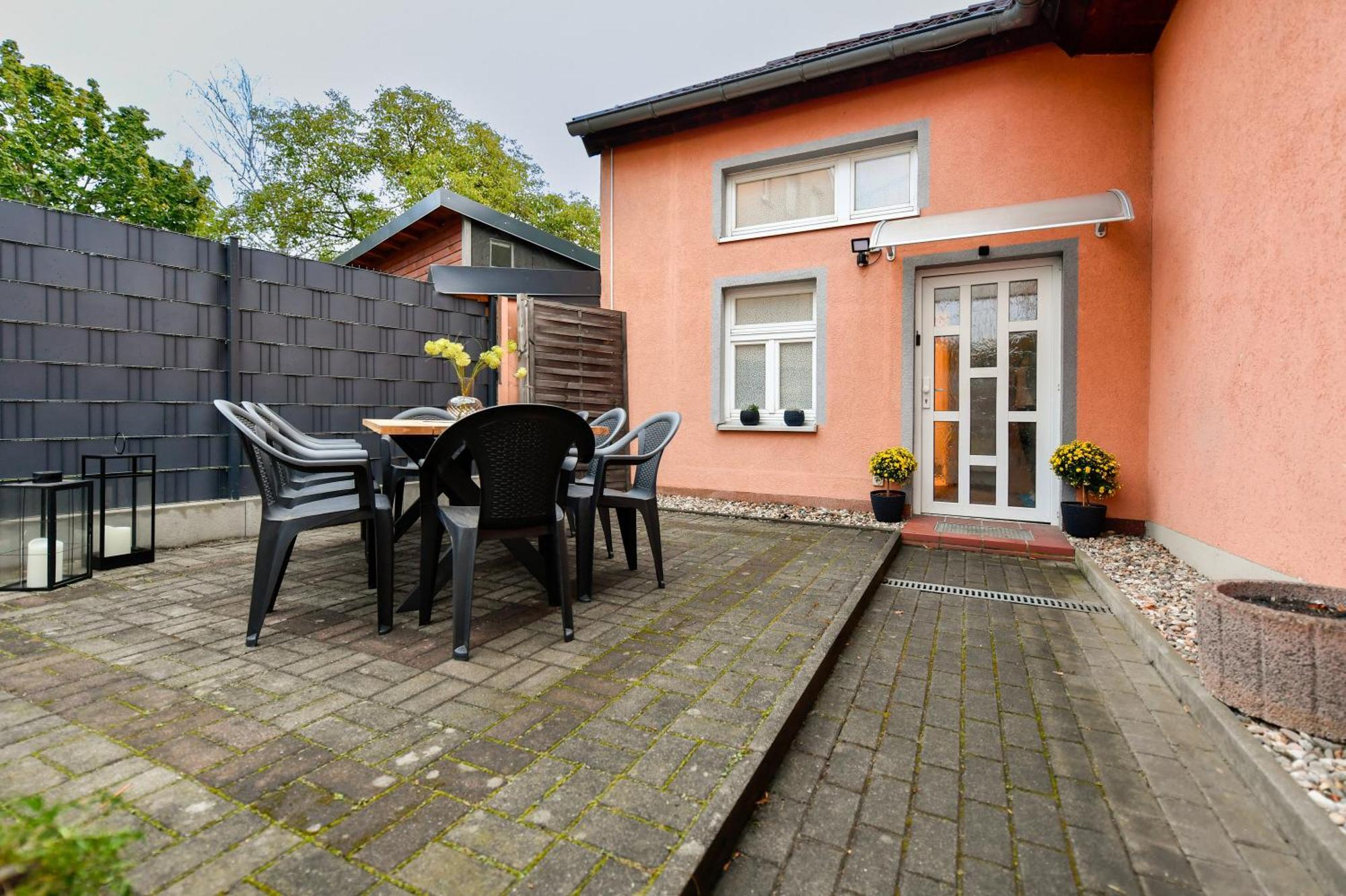Grosses Spree Apartment, 3 Schlafzimmer Bis 10 Personen, 4X Kfz Parkplatz, Terrasse, Waschtrockner, Wlan, Netflix Cottbus Exterior foto